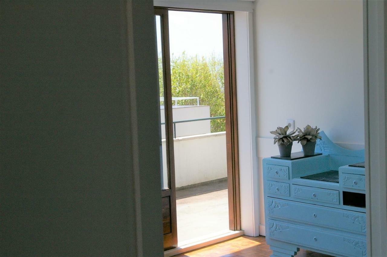 Blue Apartment Parede Beach House Esterno foto