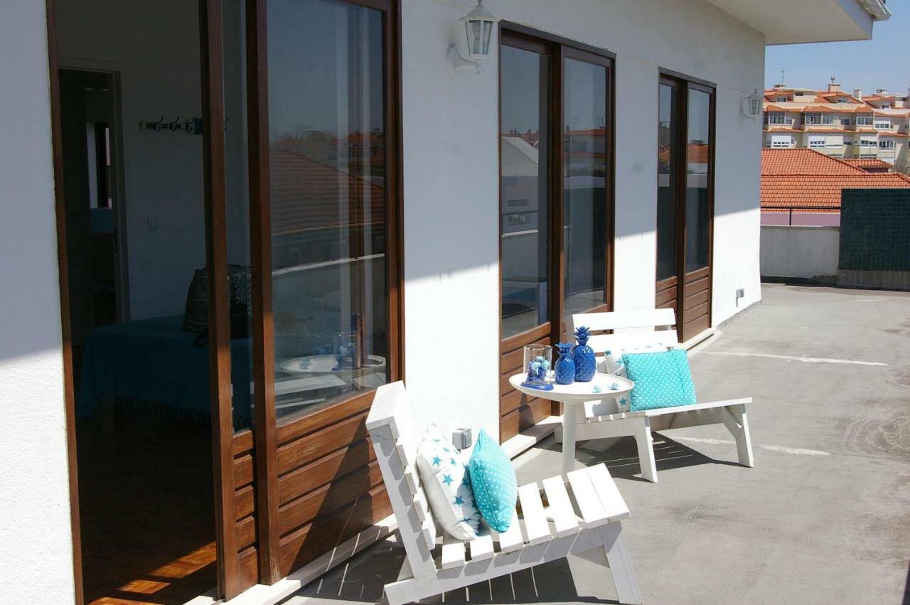 Blue Apartment Parede Beach House Esterno foto
